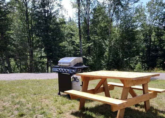 Cozy Pet-Friendly Cabin In Hyde Park, Vermont - Perfect For A Nature Escape Near The Green River Reservoir State Park