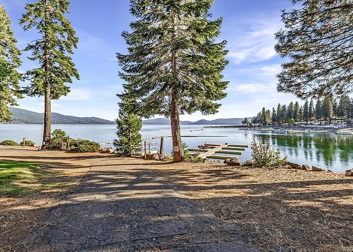 Gorgeous Secluded Cabin With Amazing Views In Lake Almanor, California