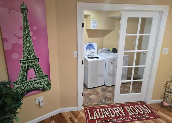 Beautiful 1Br Walkout Fenced & Gated Villa