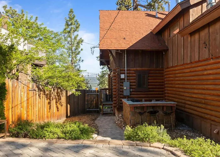 Big Tree Lodge By Avantstay