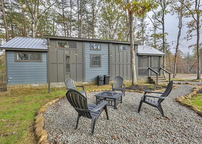 Stunning Mountain Tiny House Beautifully Design Ideal For Nature Lovers In Tennessee