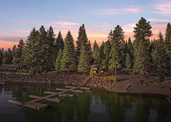 Gorgeous Secluded Cabin With Amazing Views In Lake Almanor, California