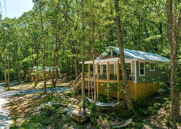 Idilic Cozy Rustic Cabin In Fort Payne, Alabama