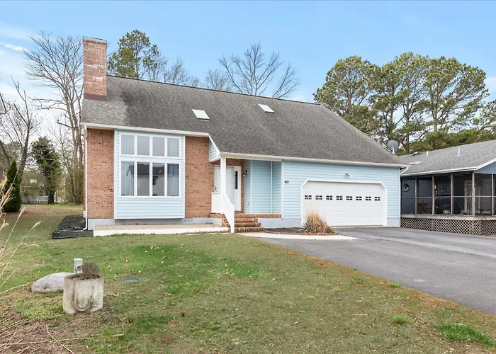 60 White Sail Circle