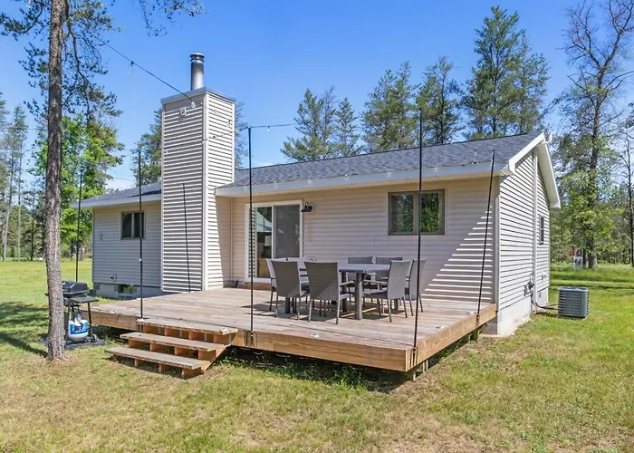 Tall Pines Lodge Great Location Sleeps 9