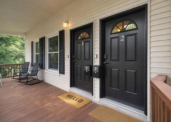 Cozy 4-Bedroom Apartment In Evanston