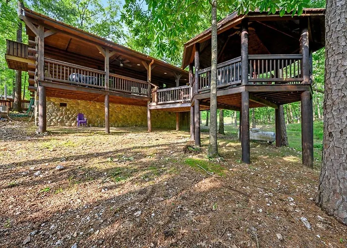 Gorgeous Spacious Log Cabin With Hot Tub Surrounded By Trees And Close To Broken Bow Lake In Hochatown, Oklahoma