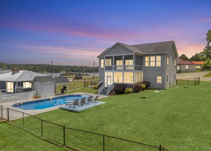 Lakefront Getaway With Dock, Pool, Sunset Games