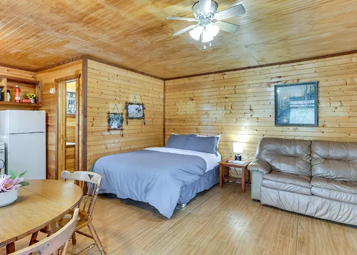'Cedar Falls Cabins #6': Hillside W/ Views!