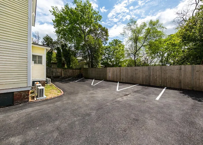 Downtown Heritage Suite - Free Parking