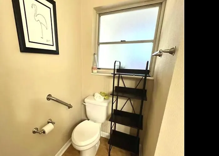 Central Private King Suit Washer Dryer 2 Miles To Hospital