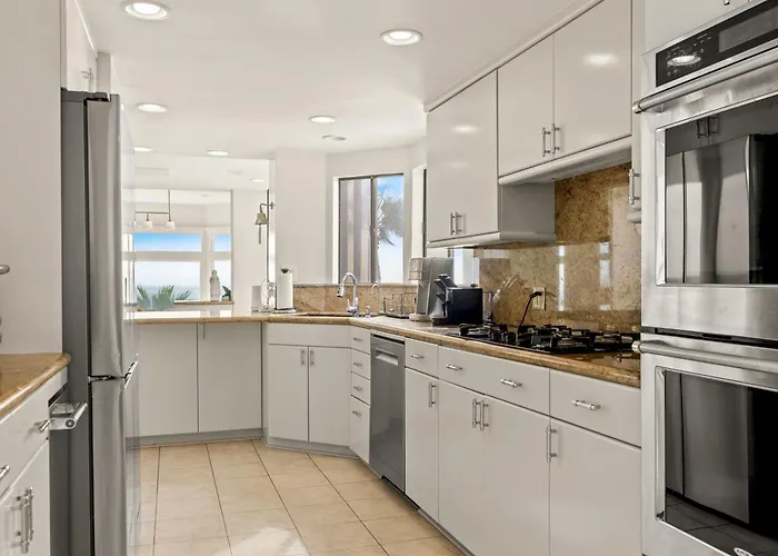 Ocean Front - 4 Bedroom Manhattan Beach Penthouse