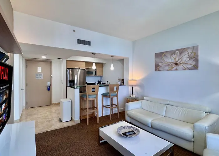 Luxury Penthouse Oasis - Oceanfront Views & Resort Perks