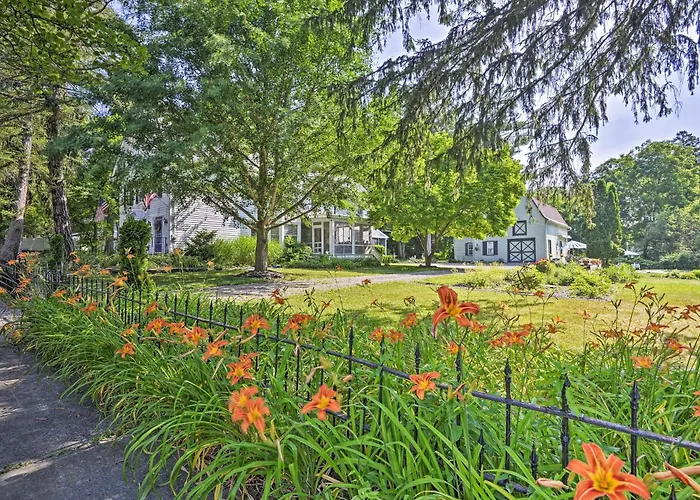 New Studio Walkable To Lake & Village W/ Pool!