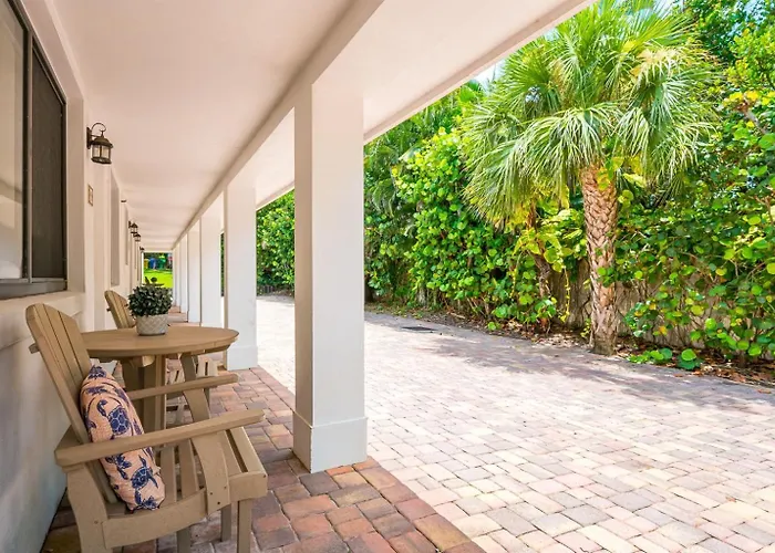 The Seaside Escape Steps To Beach King Patio
