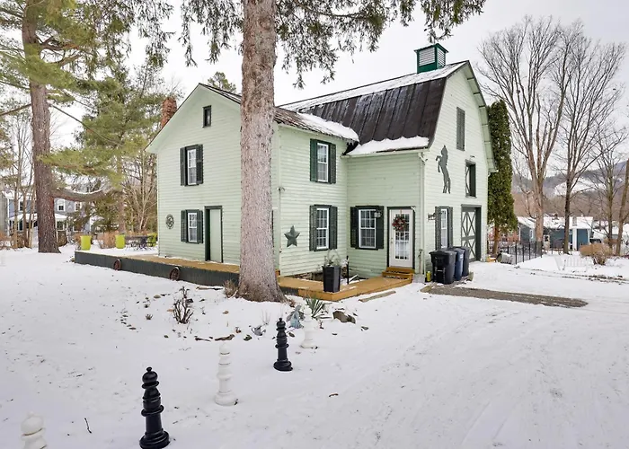 New Studio Walkable To Lake & Village W/ Pool!