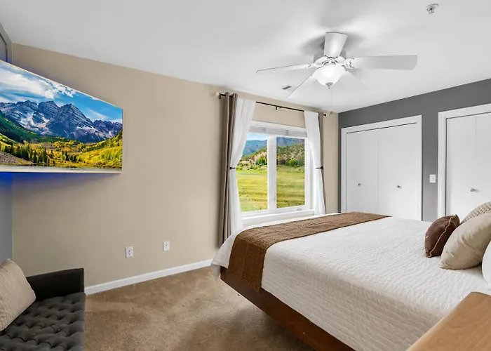 Mountain & Golf View Condo - Complimentary Spa Kit & Local Perks