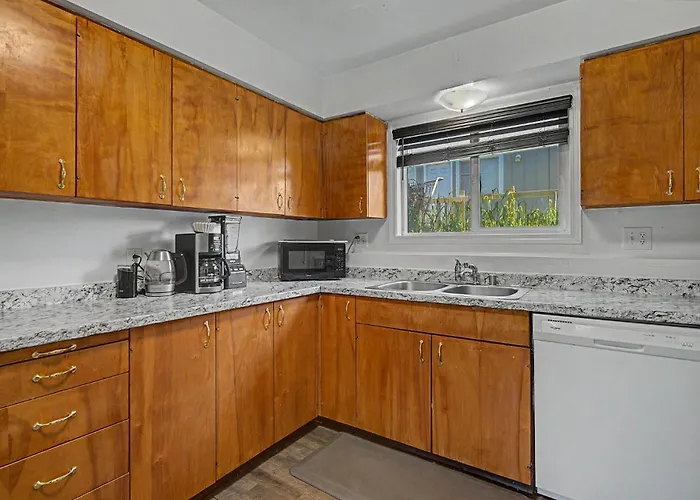 410 E45Th 2 Bedroom Apartment