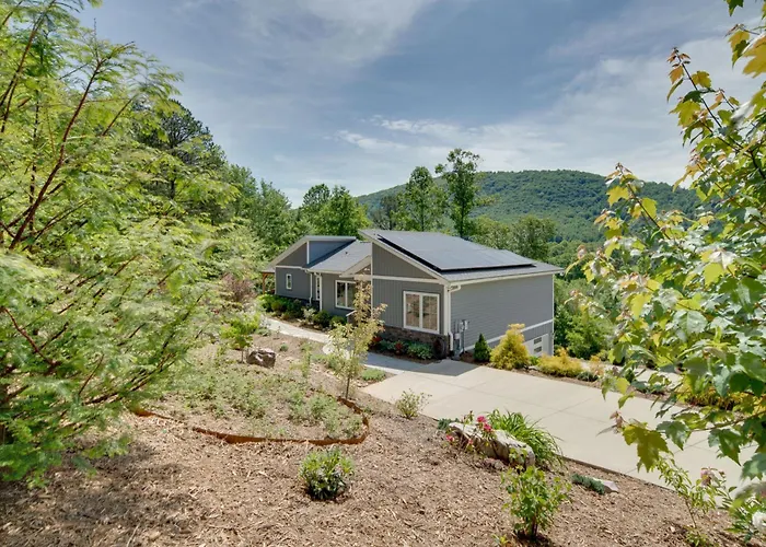 7 Mi To Dtwn Asheville: Apt W/ Sauna Access!