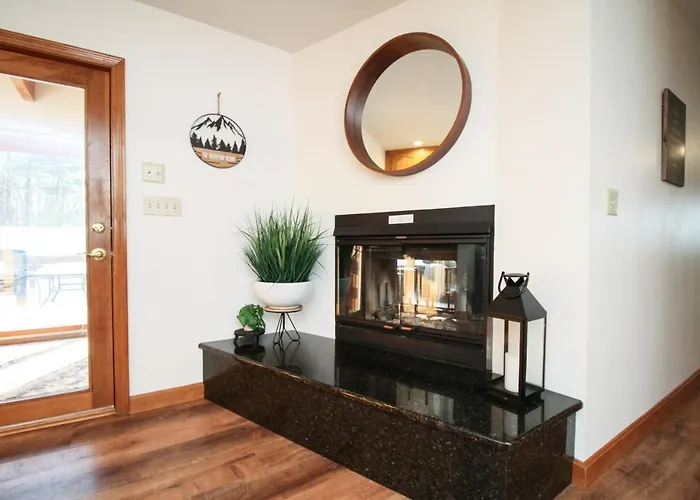 Indoor Saltwater Pool | Sauna | Sleeps 12+