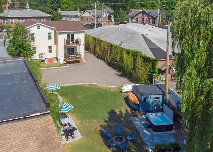 Saugerties Waterfront Getaway