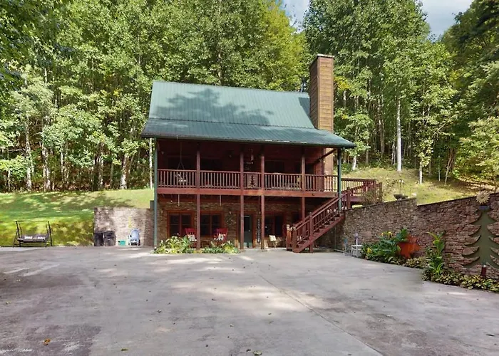 Peak And Pond Retreat