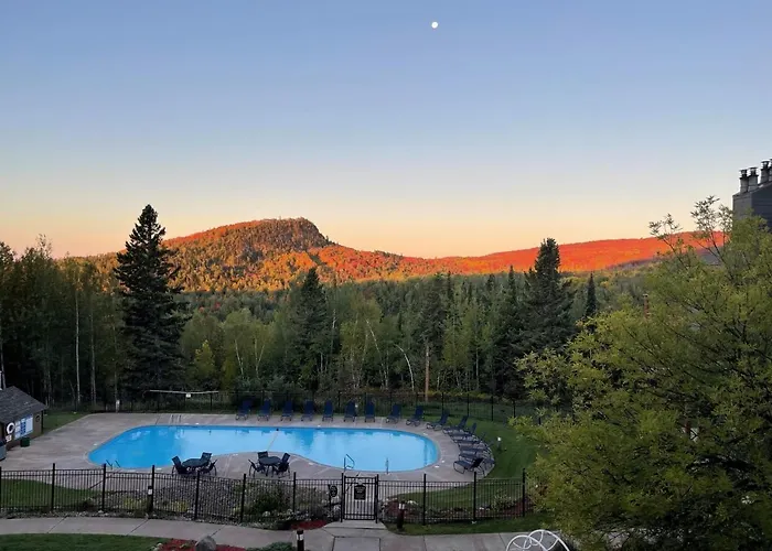 Escape To “Shared Summit” On Minnesota'S North Shore