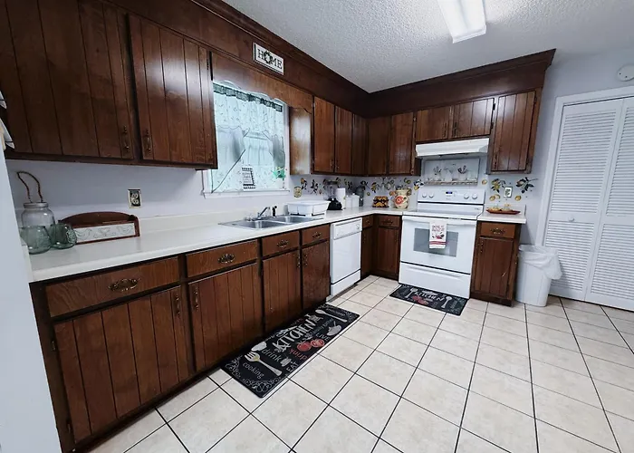 Spacious 3Br Retreat Near Vsu, Sgmc & Moody