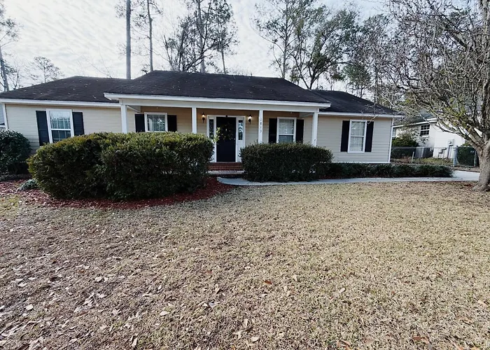 Spacious 3Br Retreat Near Vsu, Sgmc & Moody