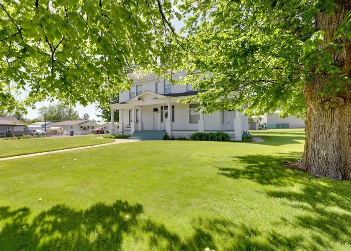 2 Mi To River: Historic Clarkston Home W/ Views!