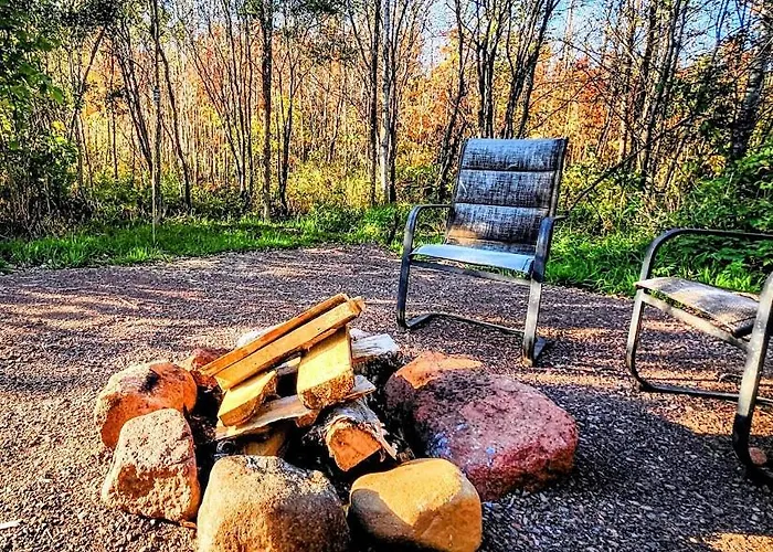 Maple Grove Lodging