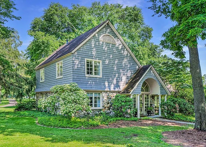 Point Cottage At Point O' Woods
