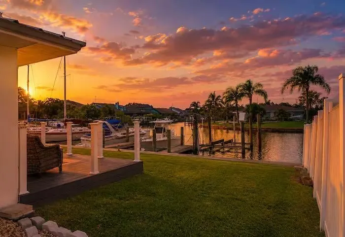 Waterfront - Family & Pet Friendly For 6