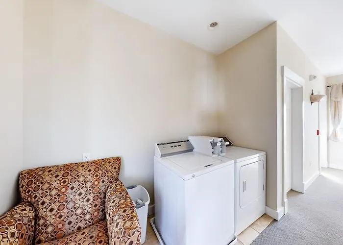 Comfortable Suite In Downtown Northeast Harbor W/ Wifi & Ac - Walk To The Water