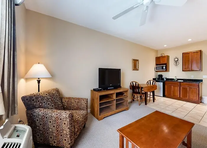 Lovely Downtown Northeast Harbor Suite Near The Water And Near Acadia