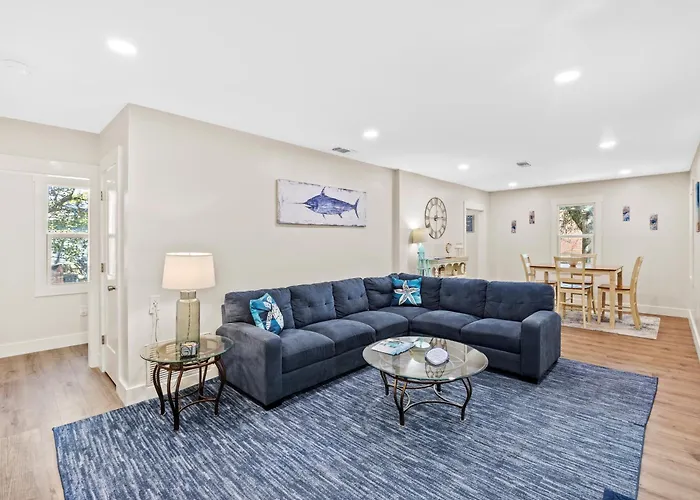 Modern Coastal Cottage Near Destin & Beaches