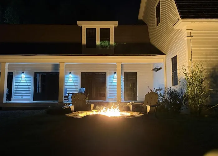 Luxury 2 Bedroom Townhome 102
