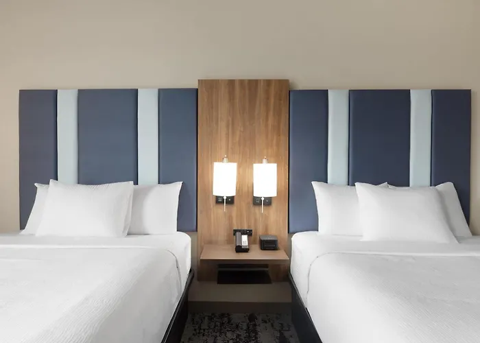 La Quinta Inn & Suites By Wyndham Athens I-65