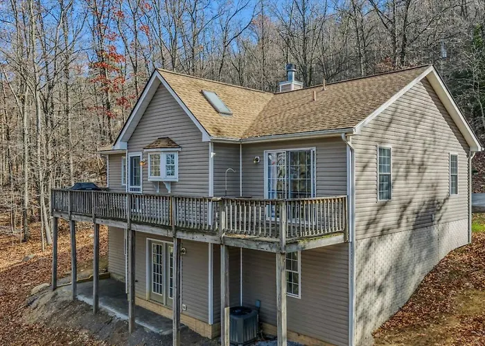 New 3 Bedroom 3 Bath Mountain Retreat