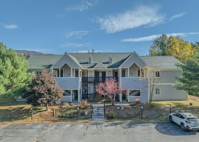 S42 Well Appointed Bretton Woods Condo With Deck, Fireplace & Easy Access To Area Activities