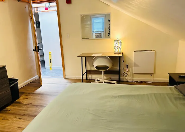 Rooms On East Side Near Whole Foods, Brown, Miriam, Downtown, Etc