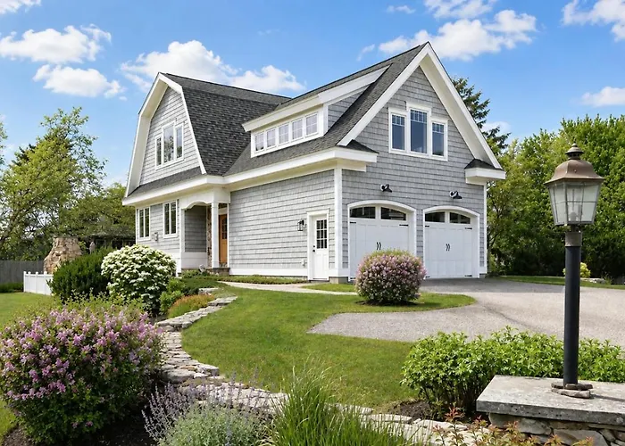 Sea Breeze By Bayley Vacation Rentals