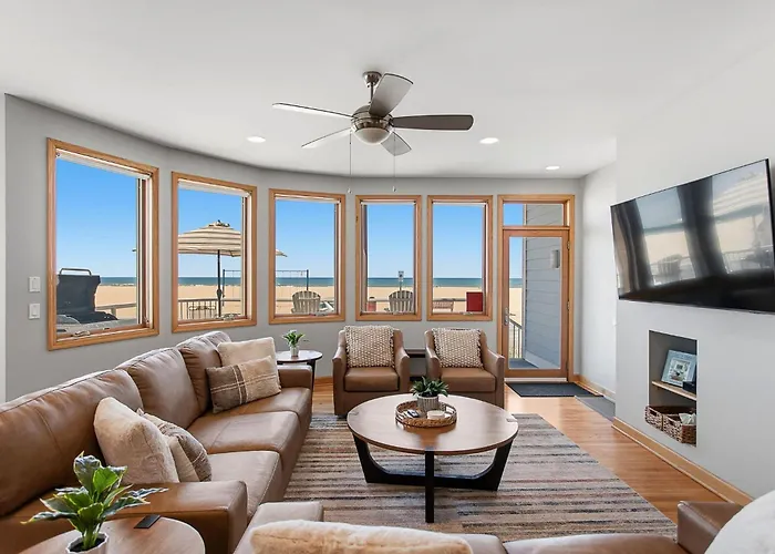 Coastal Blue Steps To North Beach Family & Dog Friendly Home