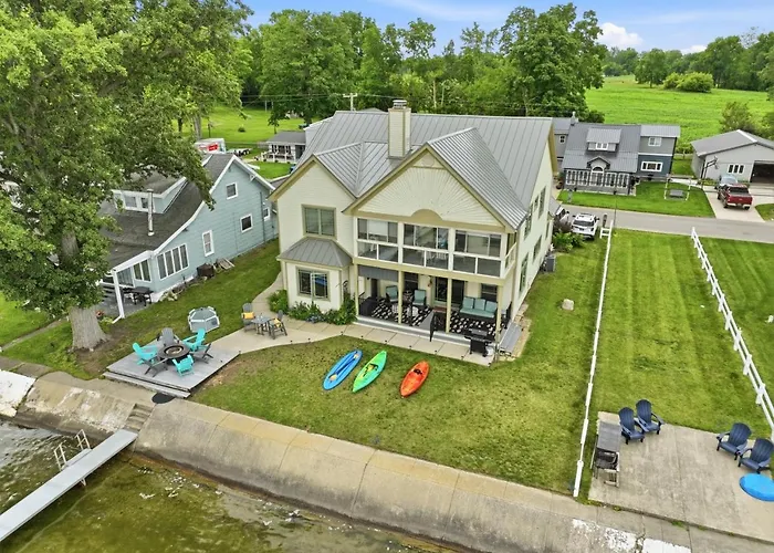 Bella Shores - Docks, Kayaks And Endless Memories