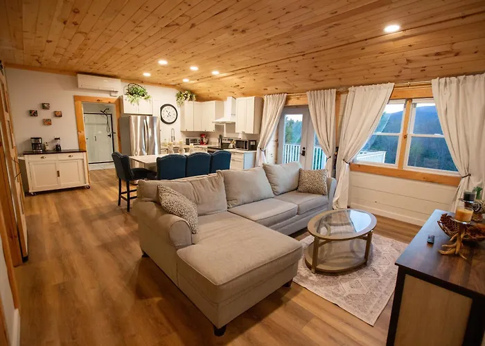 Beautiful Bridgton Apartment