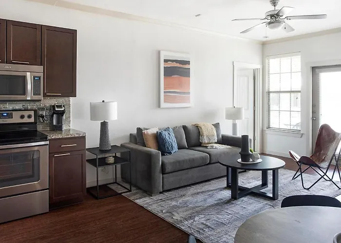 Landing Incredible 1Bd Clubhouse Pool