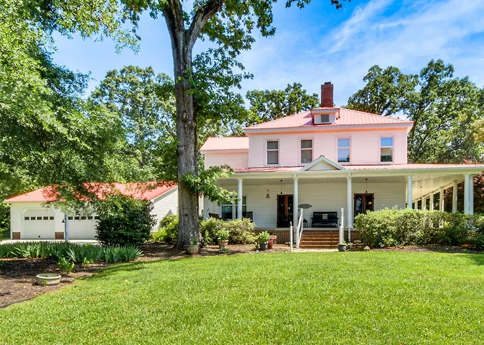 Historic Farmhouse: Memorable Moments Near Clemson