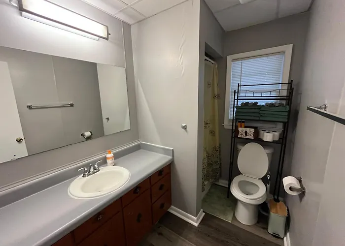 3Br 5 Beds Groups Ask For Last-Minute Deal!