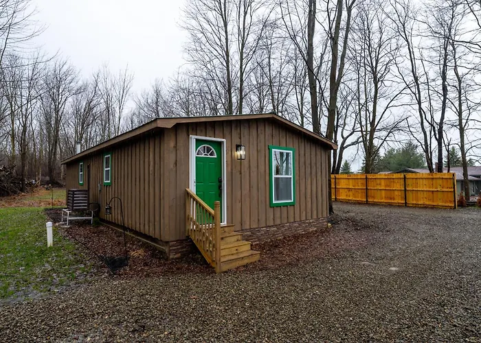The Little Cabin On Old Main Rd