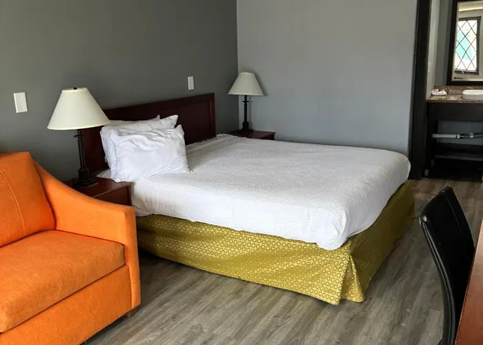 Home Town Inn